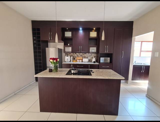3 BEDROOM HOUSE FOR SALE IN VANDERBIJLPARK SE 8